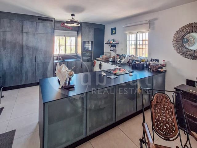 4 Zimmer Villa zu verkaufen in Arneva, Orihuela mit Pool Garage - 485.000 € (Ref: 9850986)