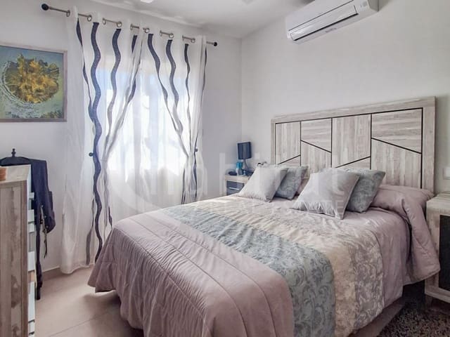 4 Zimmer Villa zu verkaufen in Arneva, Orihuela mit Pool Garage - 485.000 € (Ref: 9850986)