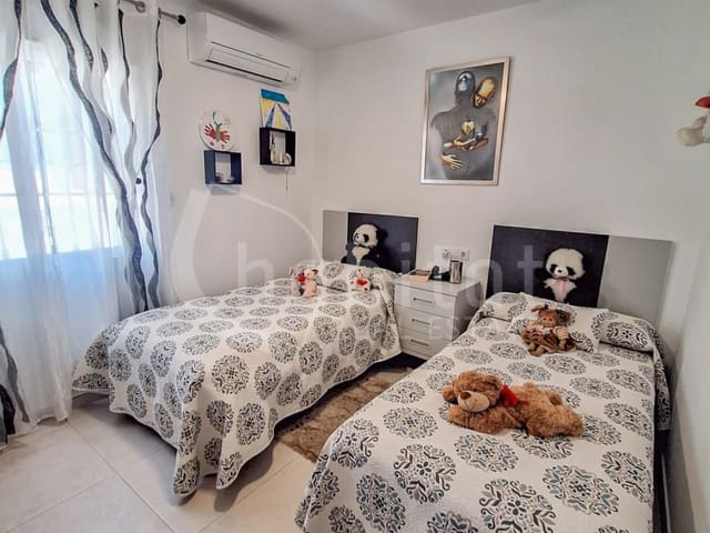 4 Zimmer Villa zu verkaufen in Arneva, Orihuela mit Pool Garage - 485.000 € (Ref: 9850986)