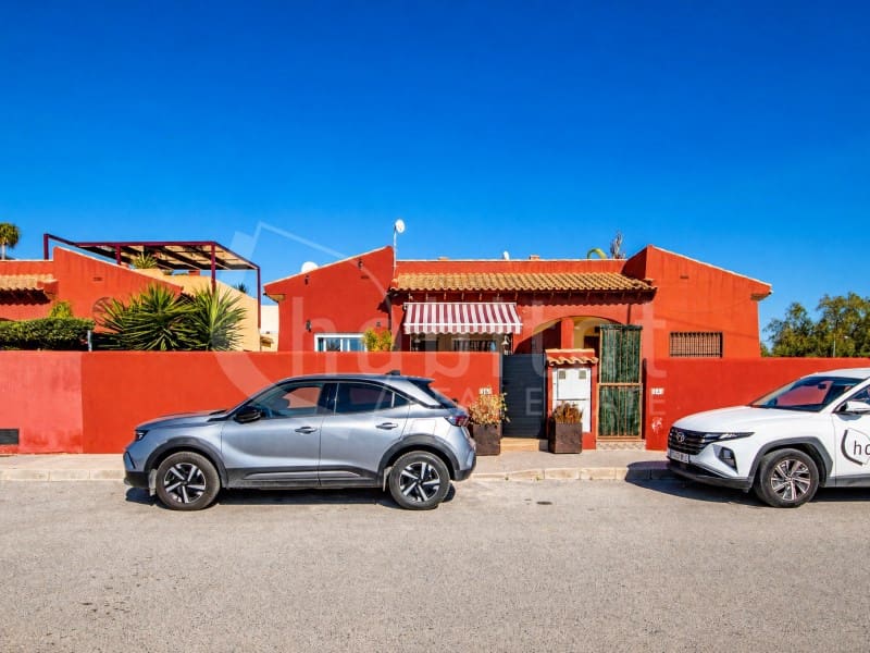 2 quarto Casa em Banda para venda em Los Montesinos com piscina - 280 000 € (Ref: 9892281)