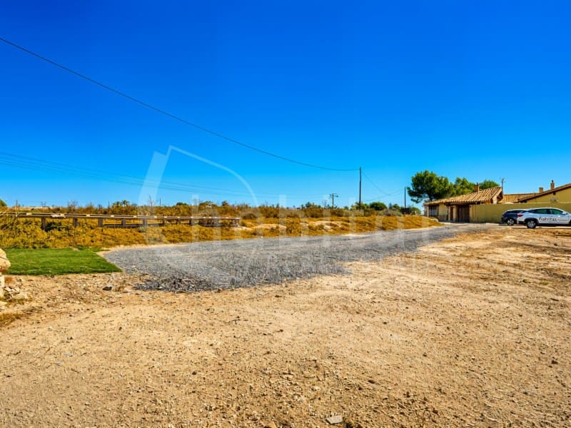 Mark till salu i Los Montesinos - 90 000 € (Ref: 9941965)