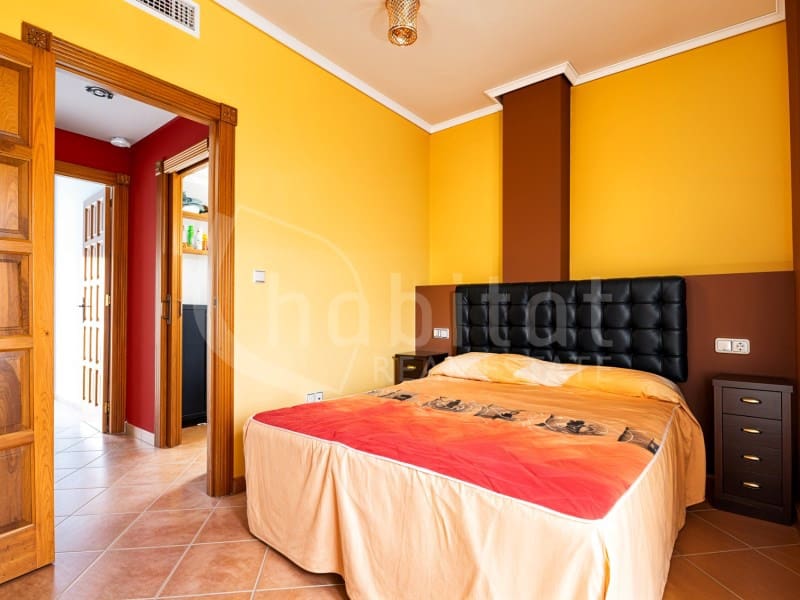 3 bedroom Villa for sale in Los Montesinos with pool garage - € 195,000 (Ref: 9966314)