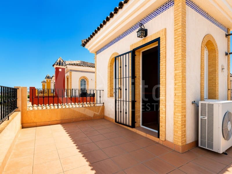 3 bedroom Villa for sale in Los Montesinos with pool garage - € 195,000 (Ref: 9966314)