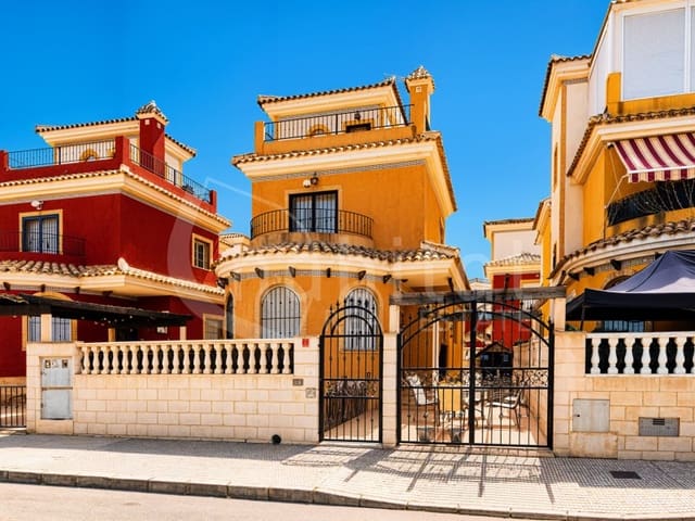 3 sovrum Villa till salu i Los Montesinos med pool garage - 195 000 € (Ref: 9966314)