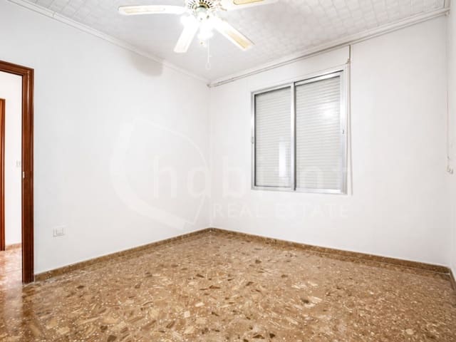 3 slaapkamer Huis te koop in Los Montesinos met garage - € 209.900 (Ref: 9974990)