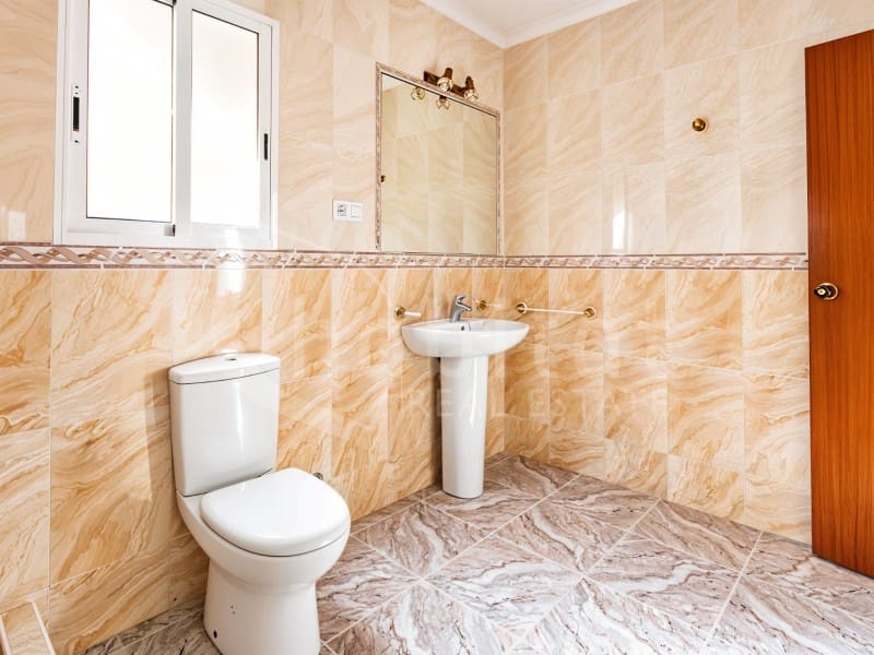 3 slaapkamer Huis te koop in Los Montesinos met garage - € 209.900 (Ref: 9974990)