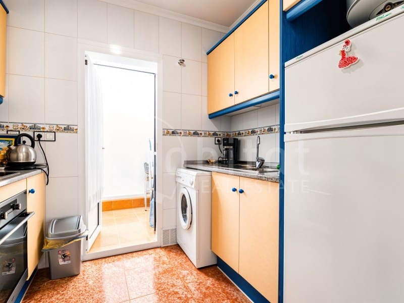 2 soverom Leilighet til salgs i Los Montesinos med svømmebasseng - € 130 000 (Ref: 9976908)
