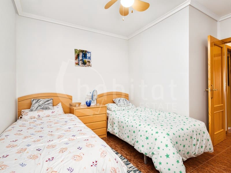 2 soverom Leilighet til salgs i Los Montesinos med svømmebasseng - € 130 000 (Ref: 9976908)