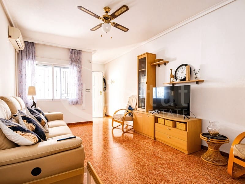 2 soverom Leilighet til salgs i Los Montesinos med svømmebasseng - € 130 000 (Ref: 9976908)