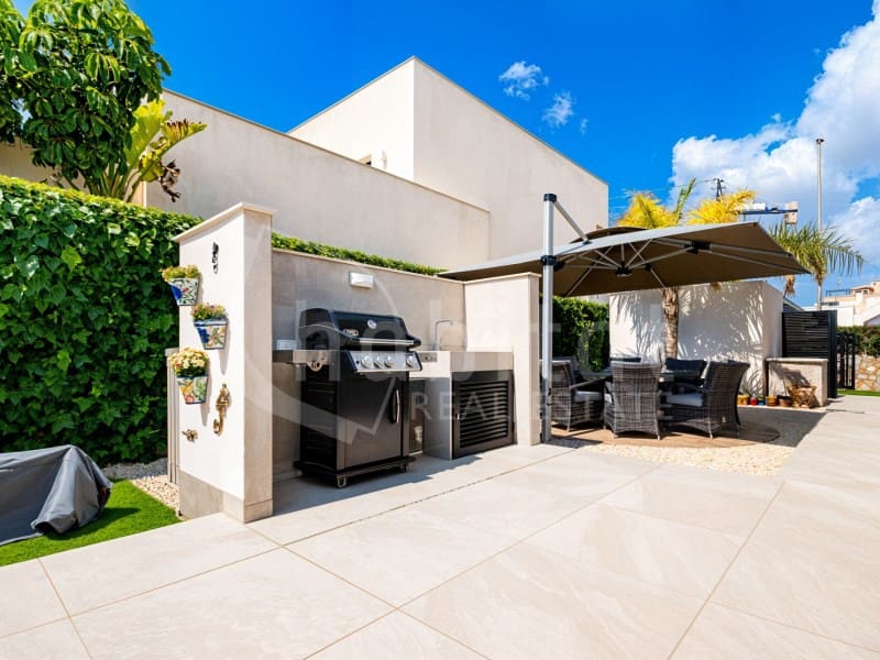 4 chambre Villa/Maison à vendre à Los Montesinos avec piscine - 595 000 € (Ref: 9984538)