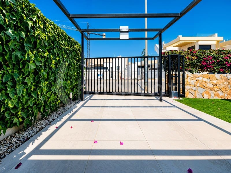 4 chambre Villa/Maison à vendre à Los Montesinos avec piscine - 595 000 € (Ref: 9984538)