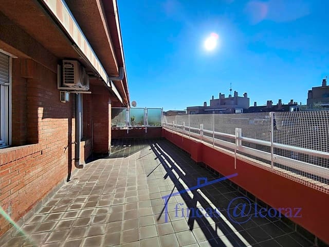 4 quarto Apartamento para arrendar em Huesca cidade com piscina garagem - 1 000 € (Ref: 9650100)