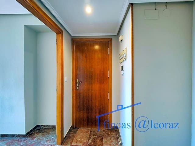 4 quarto Apartamento para arrendar em Huesca cidade com piscina garagem - 1 000 € (Ref: 9650100)