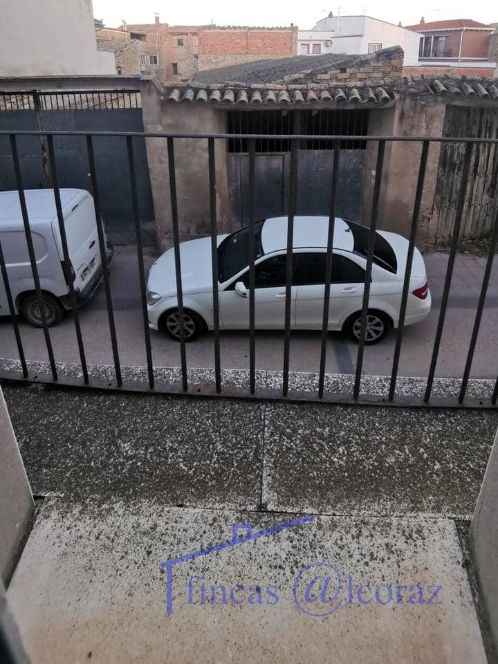 Chalet de 4 habitaciones en Tardienta en venta - 107.000 € (Ref: 9650106)