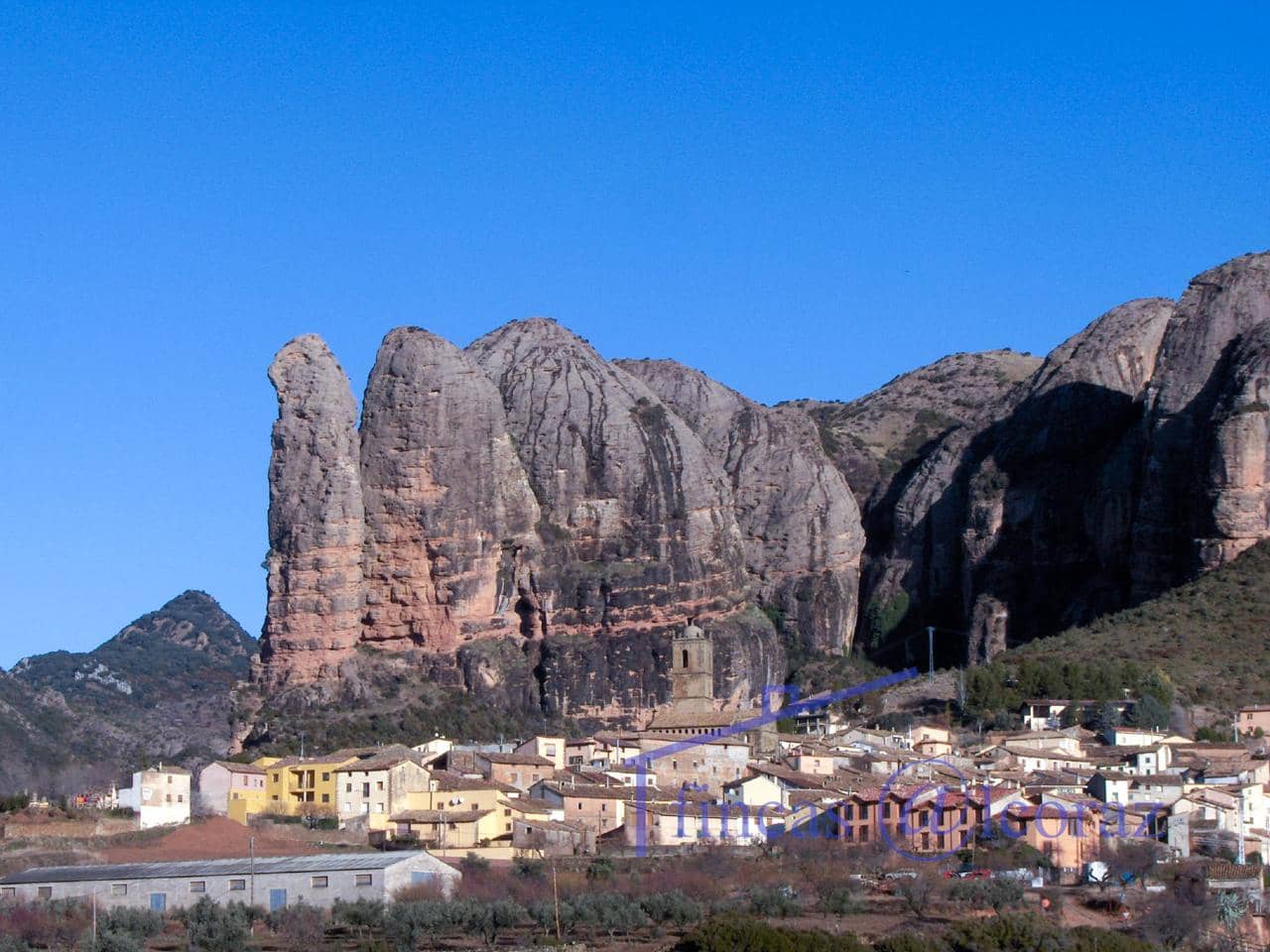 Piso de 2 habitaciones en Agüero en venta con garaje - 120.000 € (Ref: 9650109)