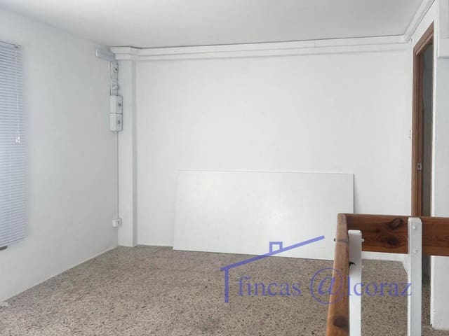 3 quarto Empresa para arrendar em Huesca cidade - 325 € (Ref: 9650111)