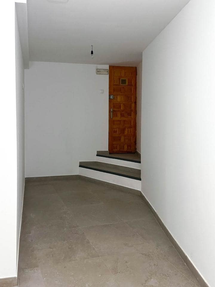 3 soveværelse Virksomhed til leje i Huesca by - € 650 (Ref: 9650114)