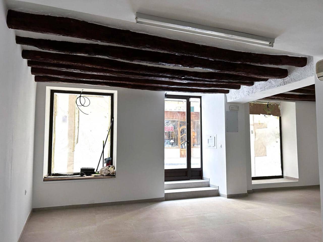 3 soveværelse Virksomhed til leje i Huesca by - € 650 (Ref: 9650114)