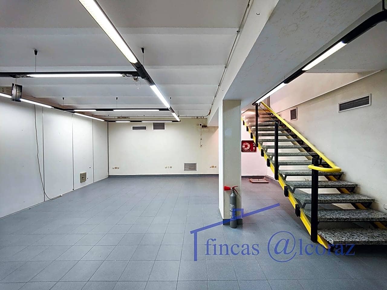 6 soverom Bedrift til leie i Huesca by - € 1 500 (Ref: 9650116)