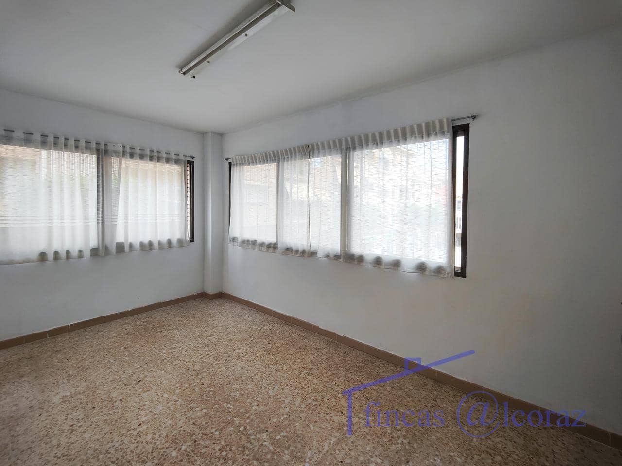 7 makuuhuone Yritys vuokrattavana paikassa Huesca kaupunki - 1 200 € (Ref: 9650117)