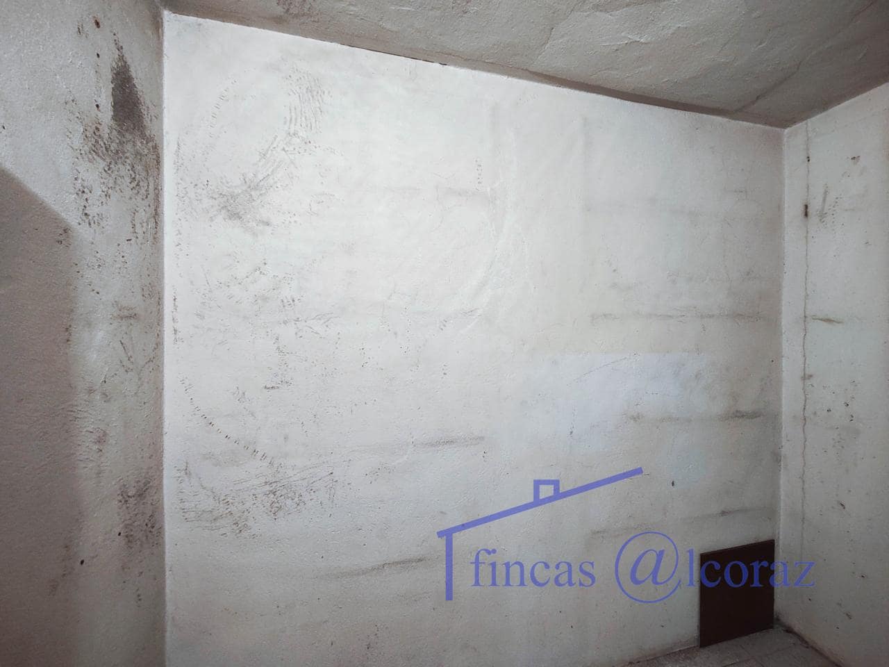 Garage for sale in Huesca city - € 17,500 (Ref: 9650118)