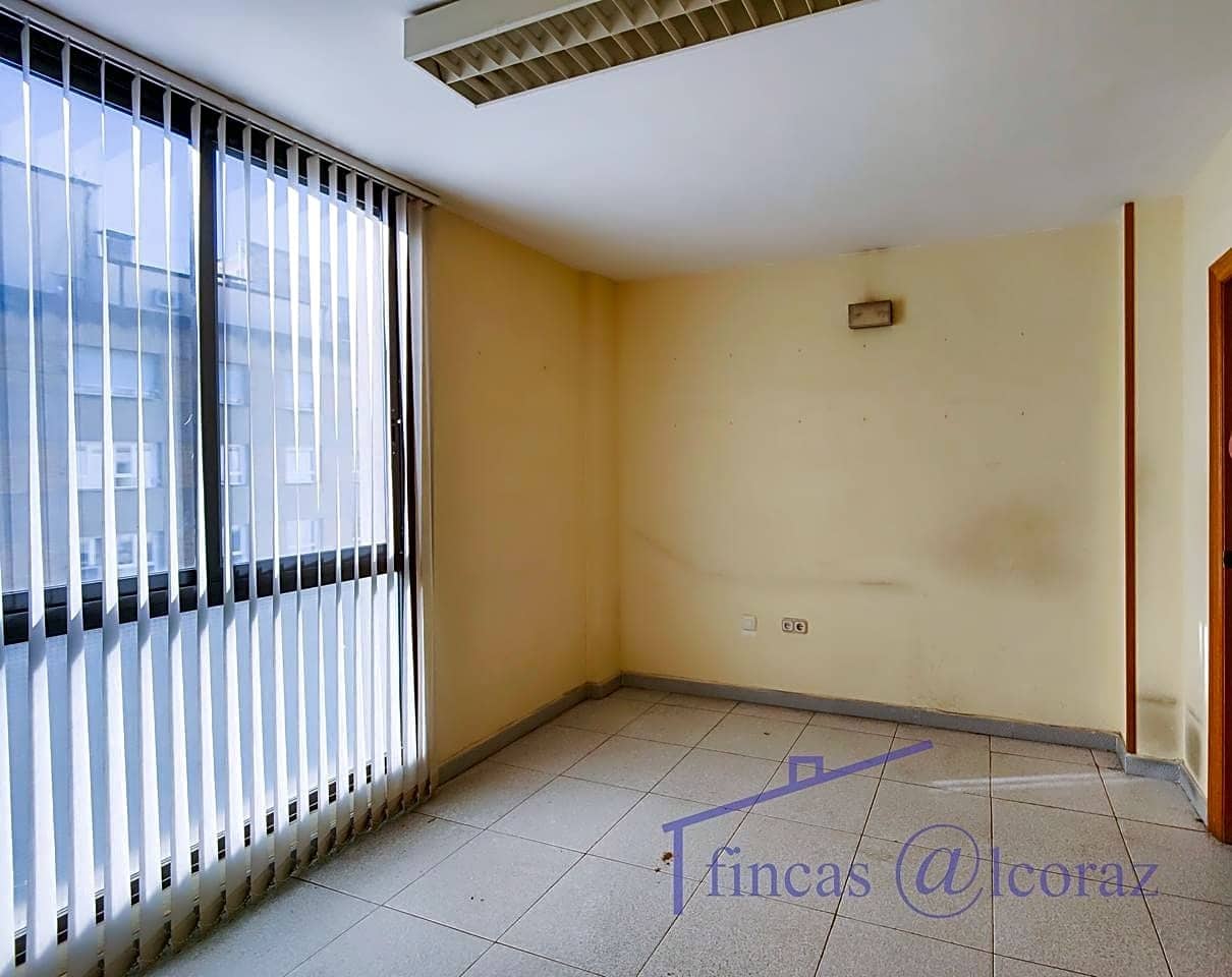 4 quarto Escritório para arrendar em Huesca cidade - 650 € (Ref: 9650121)