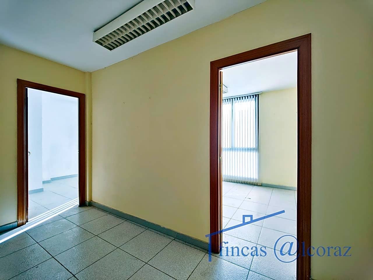 4 quarto Escritório para arrendar em Huesca cidade - 650 € (Ref: 9650121)