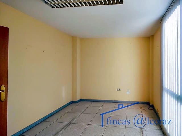 4 quarto Escritório para arrendar em Huesca cidade - 650 € (Ref: 9650121)