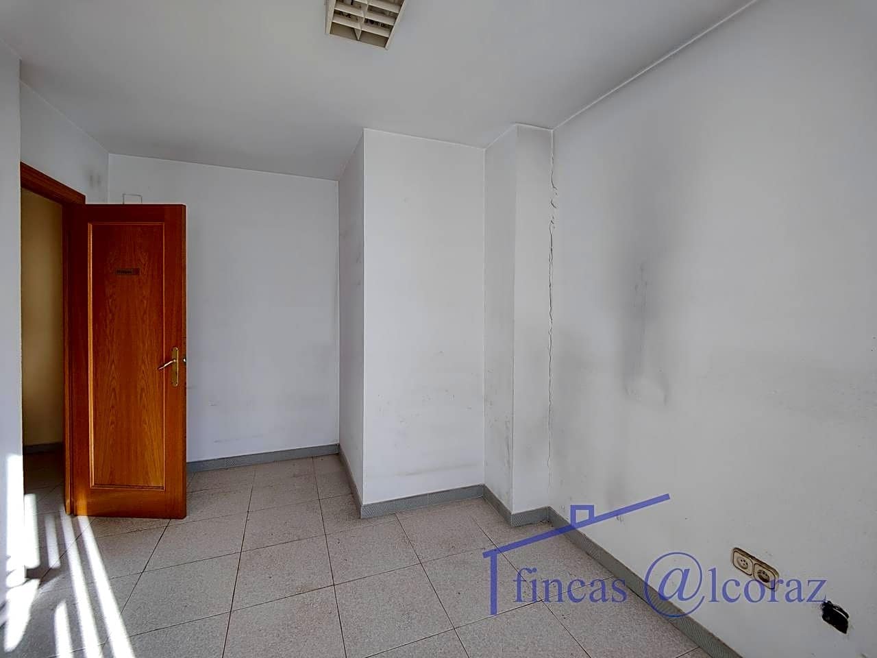 4 quarto Escritório para arrendar em Huesca cidade - 650 € (Ref: 9650121)