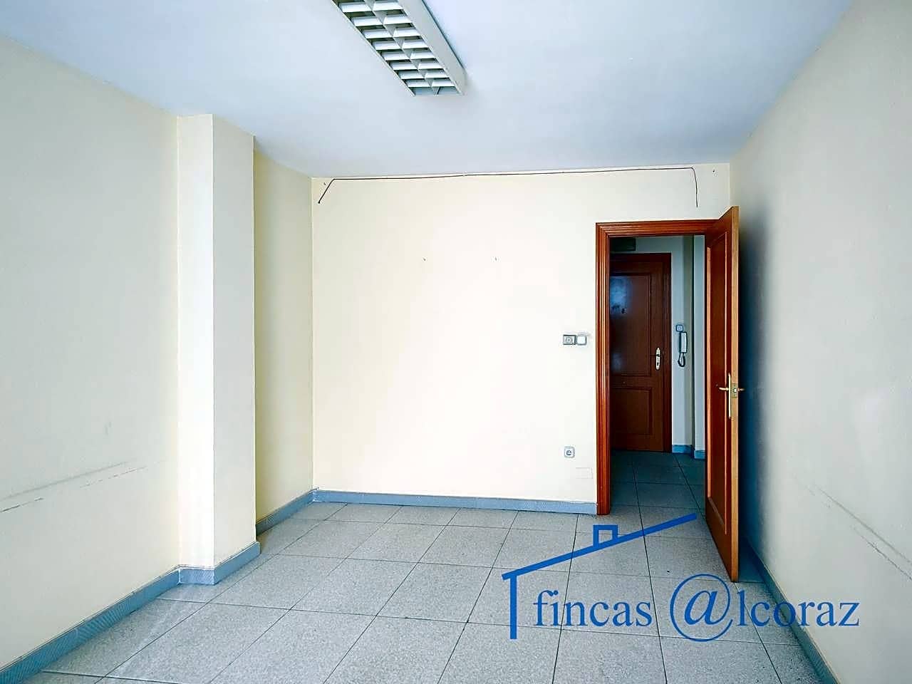 4 quarto Escritório para arrendar em Huesca cidade - 650 € (Ref: 9650121)