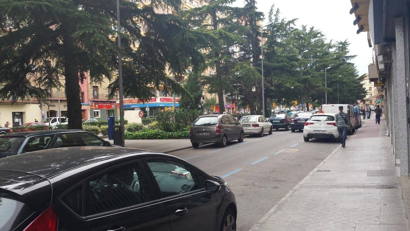 Business for sale in Huesca city - € 350,000 (Ref: 9650123)