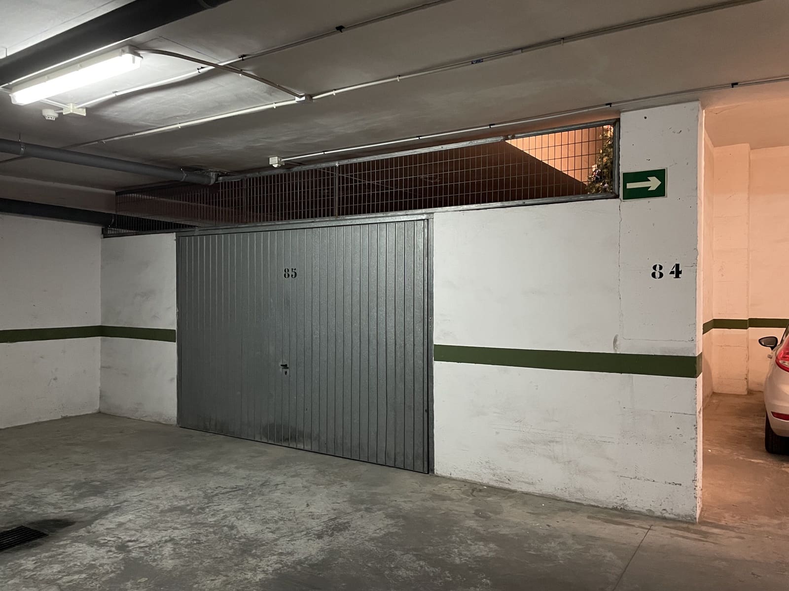 Garage for rent in Torrevieja - € 200 (Ref: 8396254)