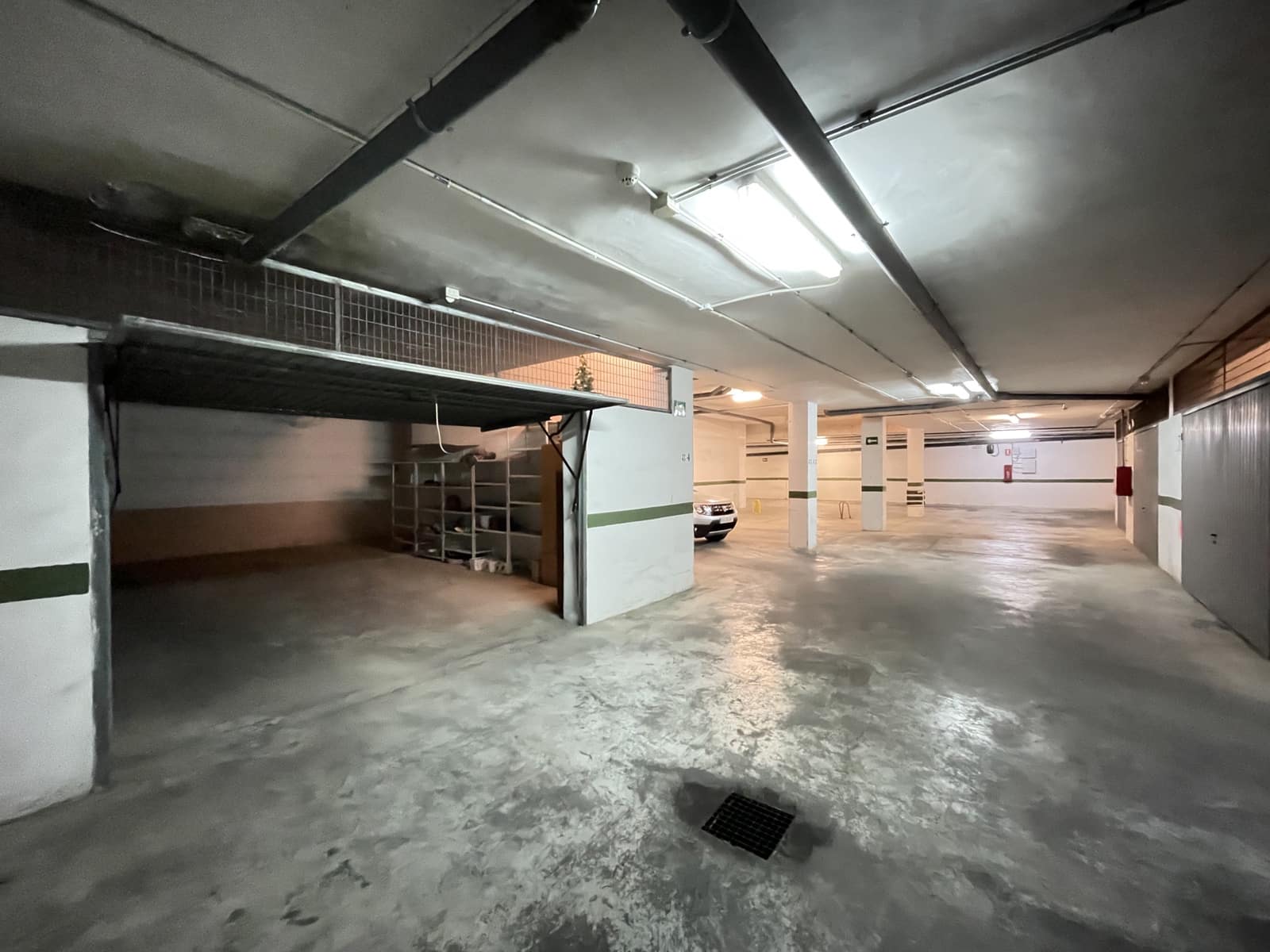 Garage for rent in Torrevieja - € 200 (Ref: 8396254)