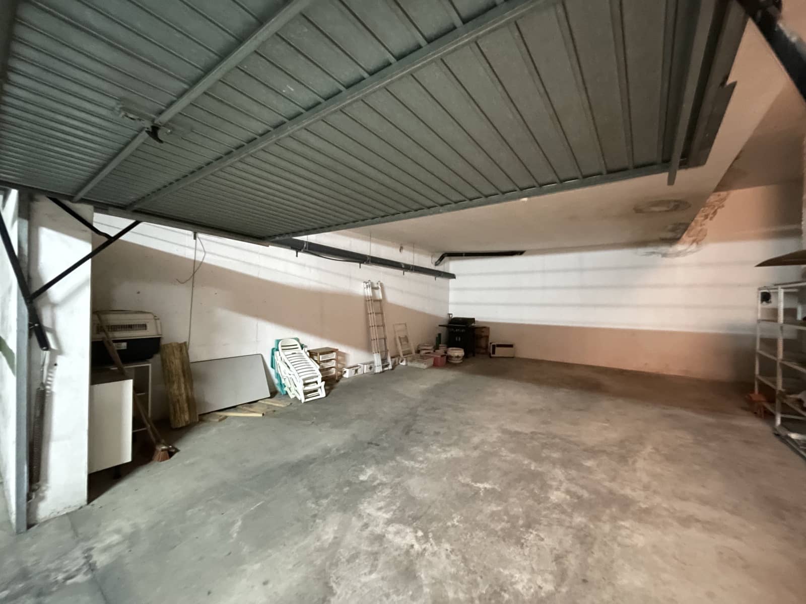 Garage for rent in Torrevieja - € 200 (Ref: 8396254)