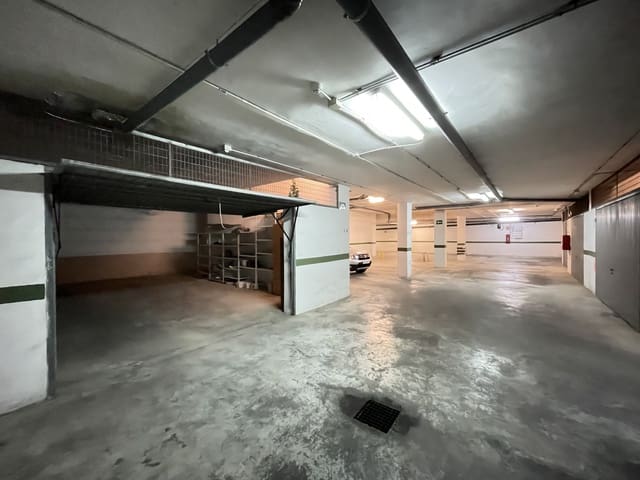 Garage for rent in Cañada del Molino, Torrevieja - € 200 (Ref: 8396254)