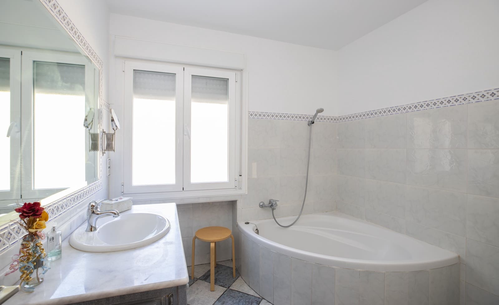 4 bedroom Terraced Villa for sale in Benidorm - € 650,000 (Ref: 8581740)