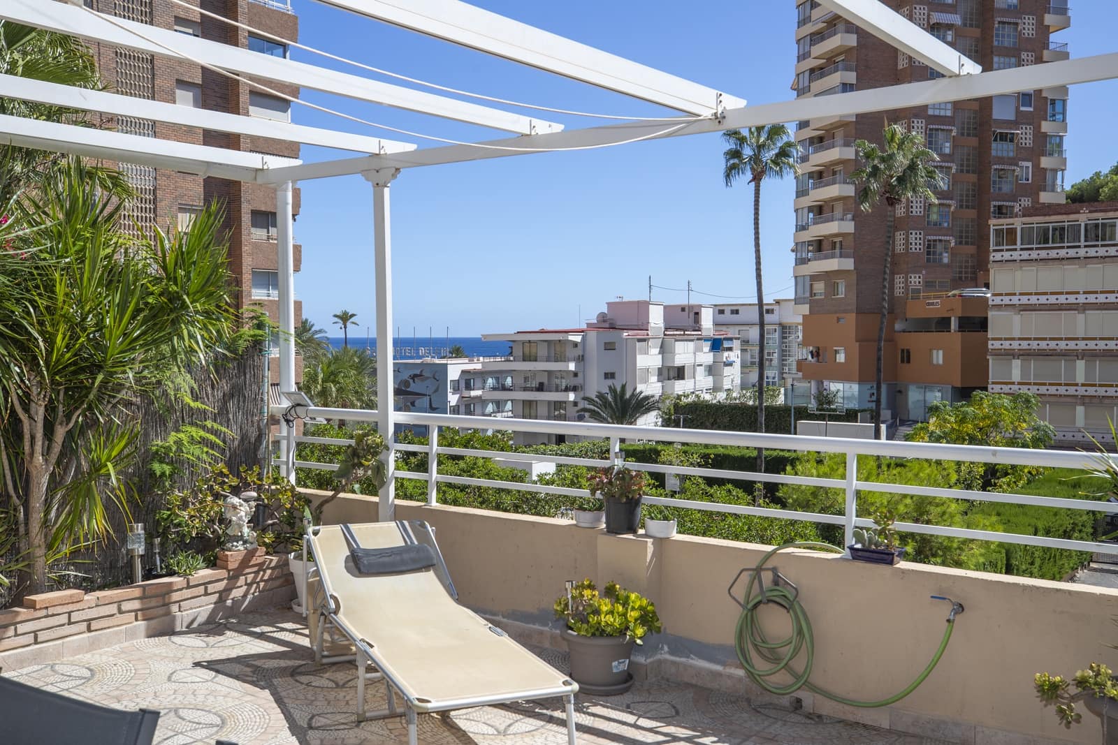 4 bedroom Terraced Villa for sale in Benidorm - € 650,000 (Ref: 8581740)