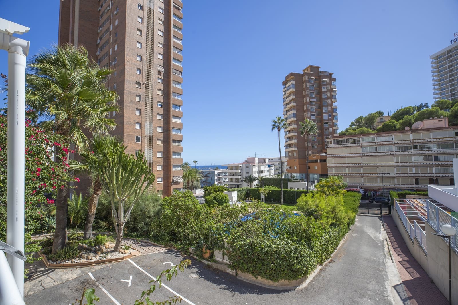 4 bedroom Terraced Villa for sale in Benidorm - € 650,000 (Ref: 8581740)
