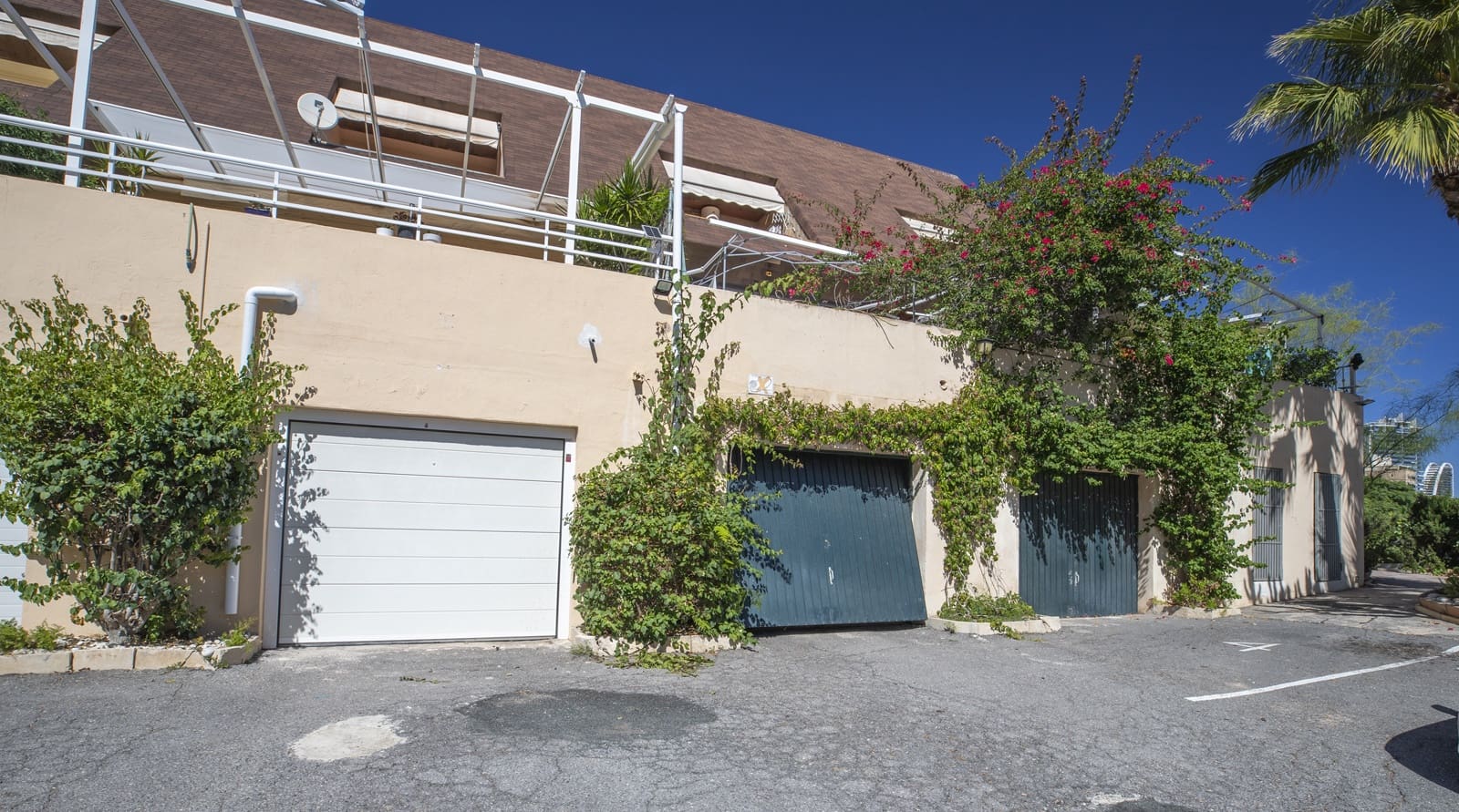 4 bedroom Terraced Villa for sale in Benidorm - € 650,000 (Ref: 8581740)