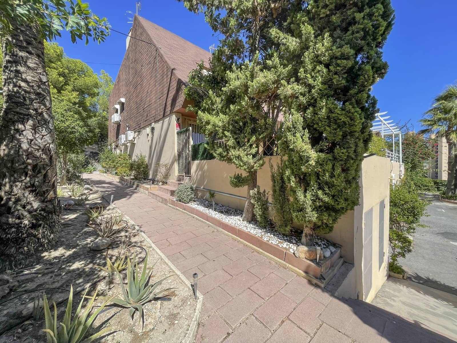 4 bedroom Terraced Villa for sale in Benidorm - € 650,000 (Ref: 8581740)