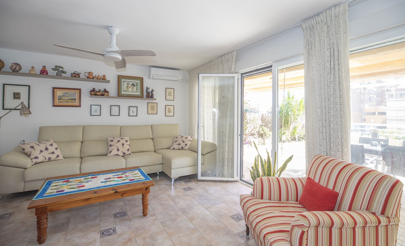 4 bedroom Terraced Villa for sale in Benidorm - € 650,000 (Ref: 8581740)