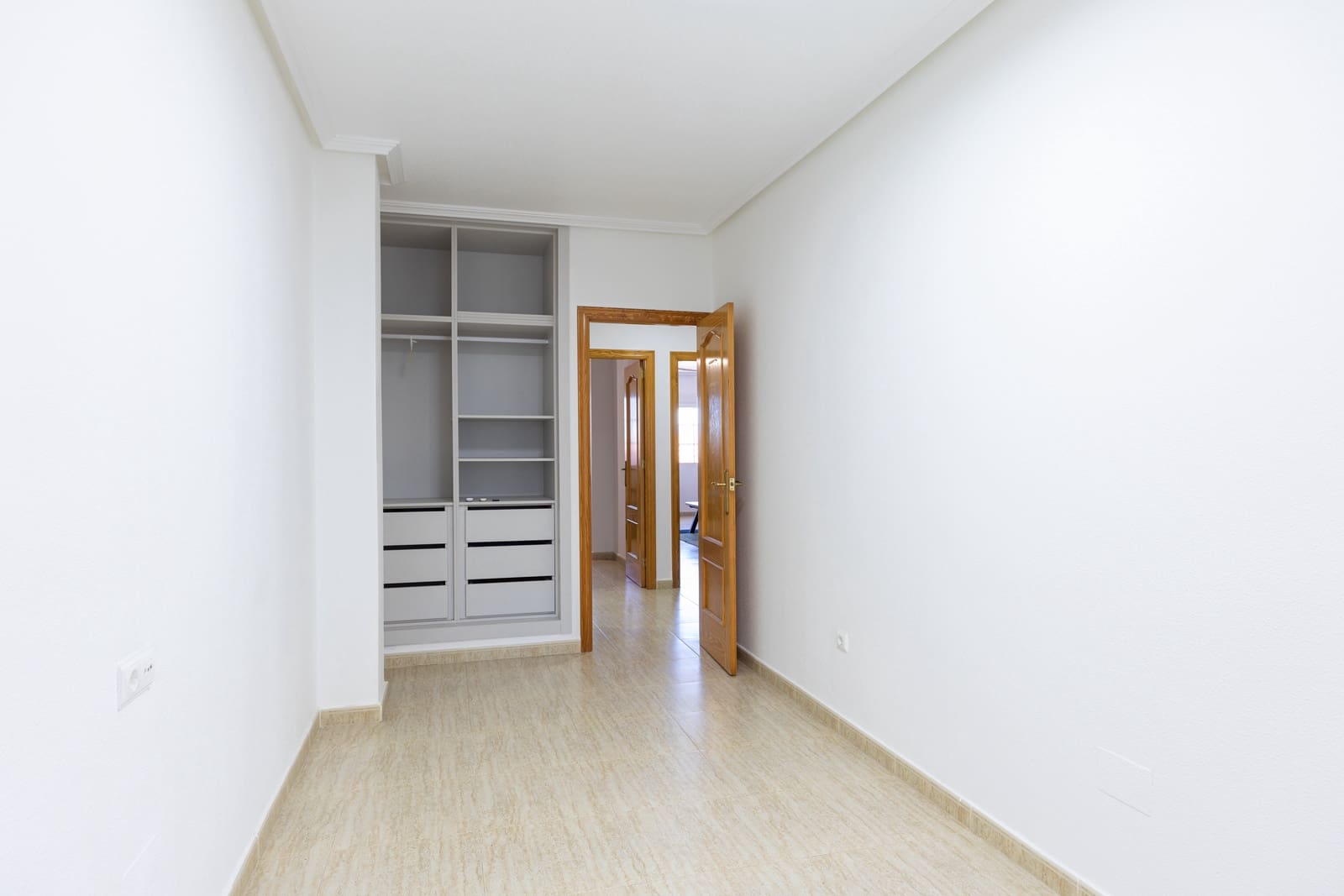 5 slaapkamer Halfvrijstaande villa te koop in Benijofar met garage - € 349.000 (Ref: 9473529)