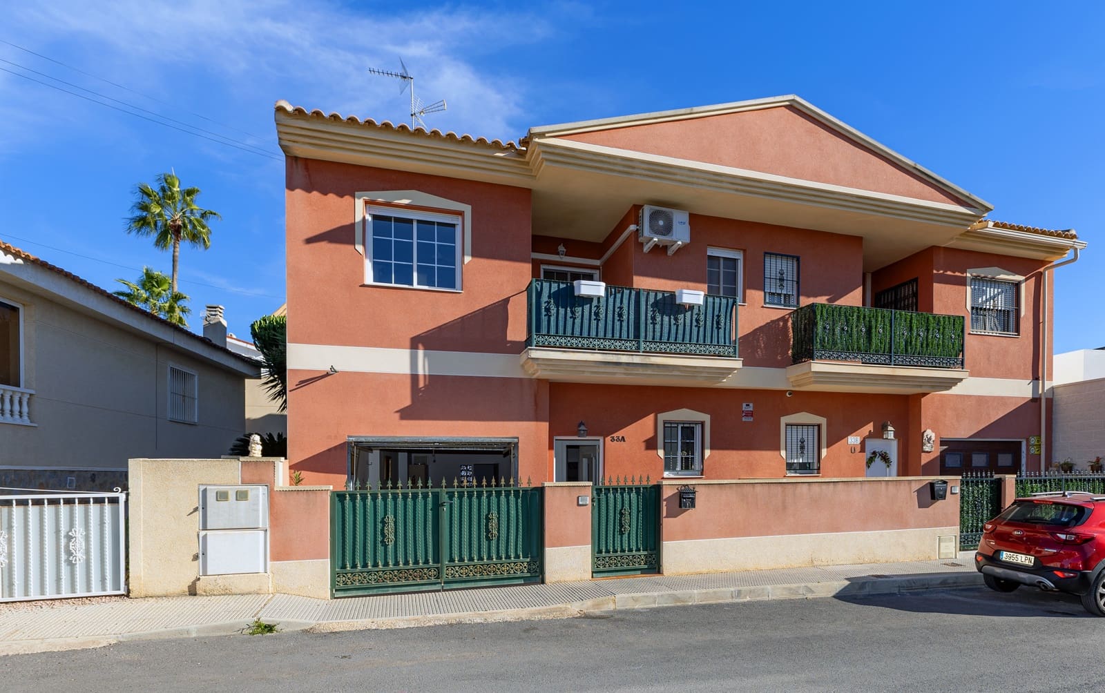 5 slaapkamer Halfvrijstaande villa te koop in Benijofar met garage - € 349.000 (Ref: 9473529)