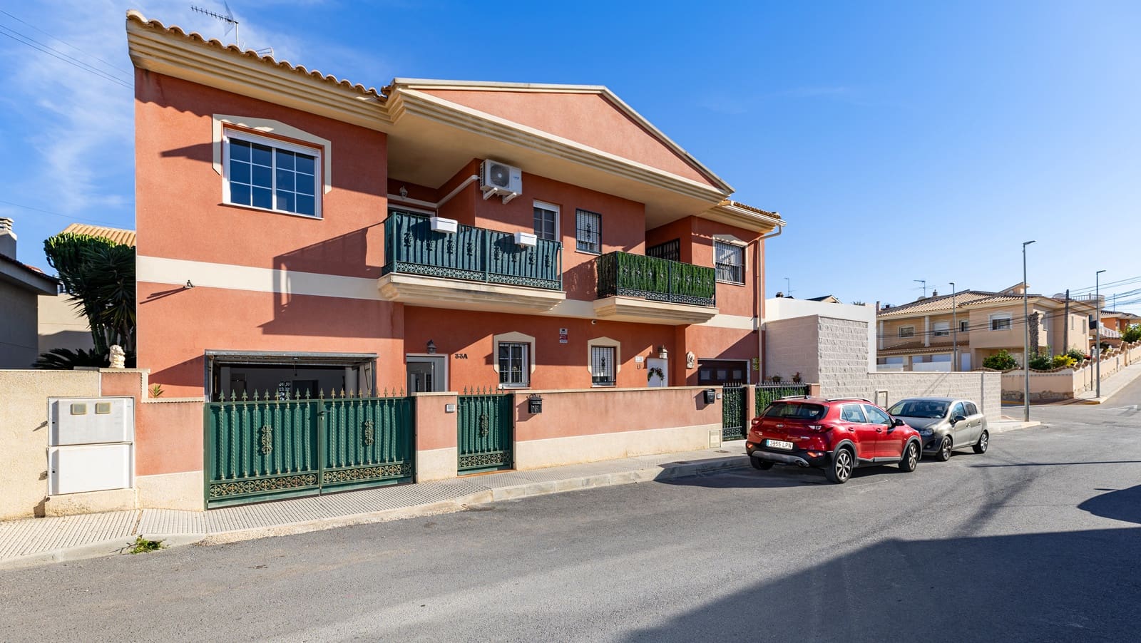 5 slaapkamer Halfvrijstaande villa te koop in Benijofar met garage - € 349.000 (Ref: 9473529)