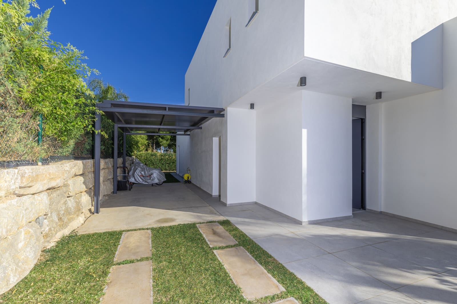 3 bedroom Villa for sale in Finestrat with pool garage - € 940,000 (Ref: 9489949)