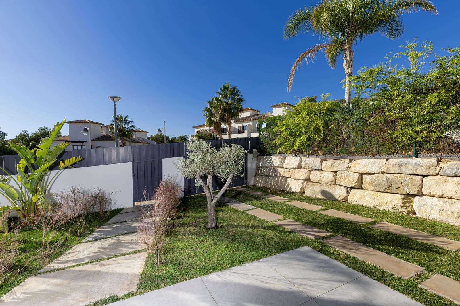 3 bedroom Villa for sale in Finestrat with pool garage - € 940,000 (Ref: 9489949)