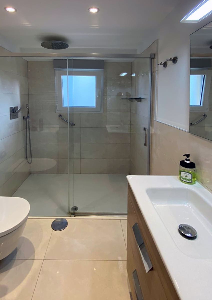 2 sovrum Lägenhet till salu i Benidorm med pool - 274 000 € (Ref: 9500928)