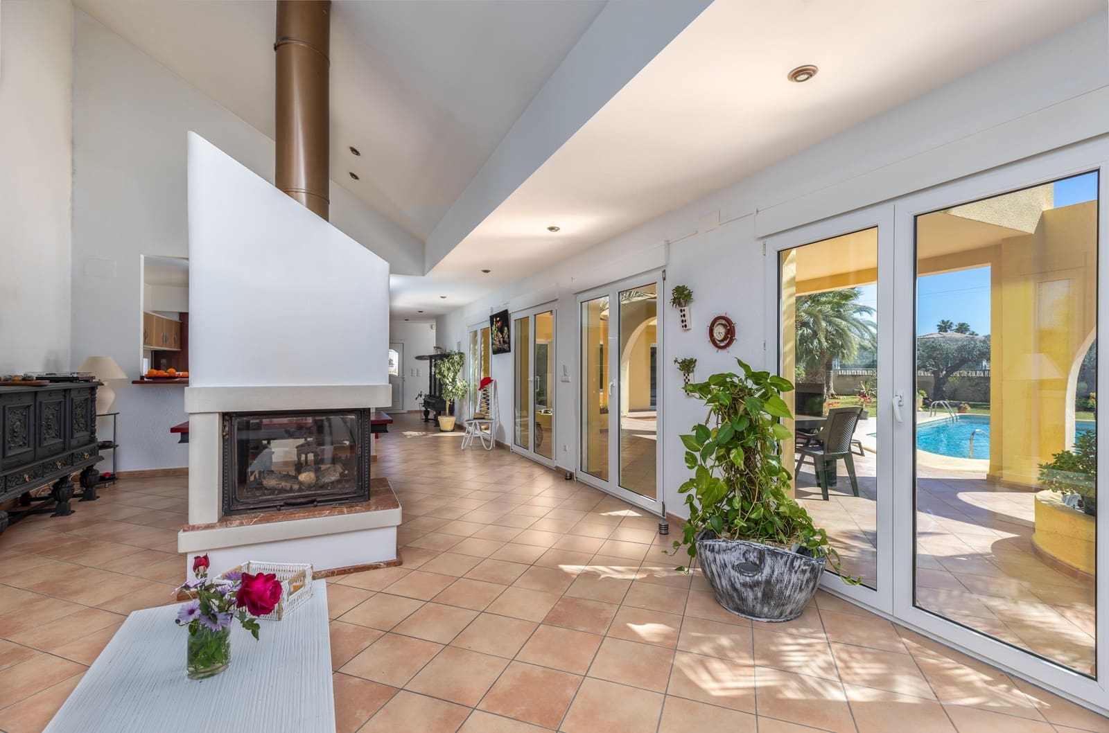 3 bedroom Villa for sale in Els Poblets with pool - € 848,000 (Ref: 9816798)