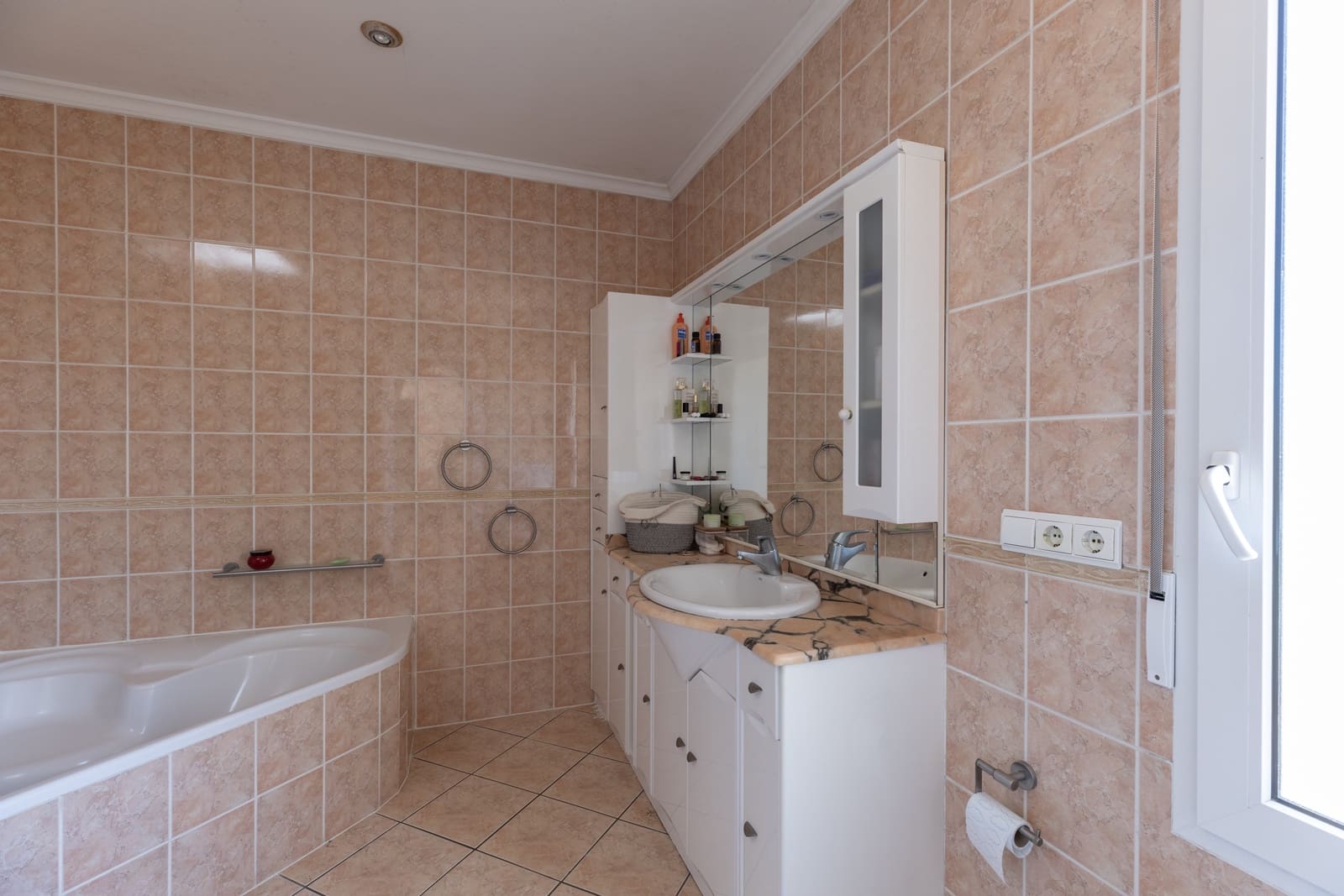 3 bedroom Villa for sale in Els Poblets with pool - € 848,000 (Ref: 9816798)