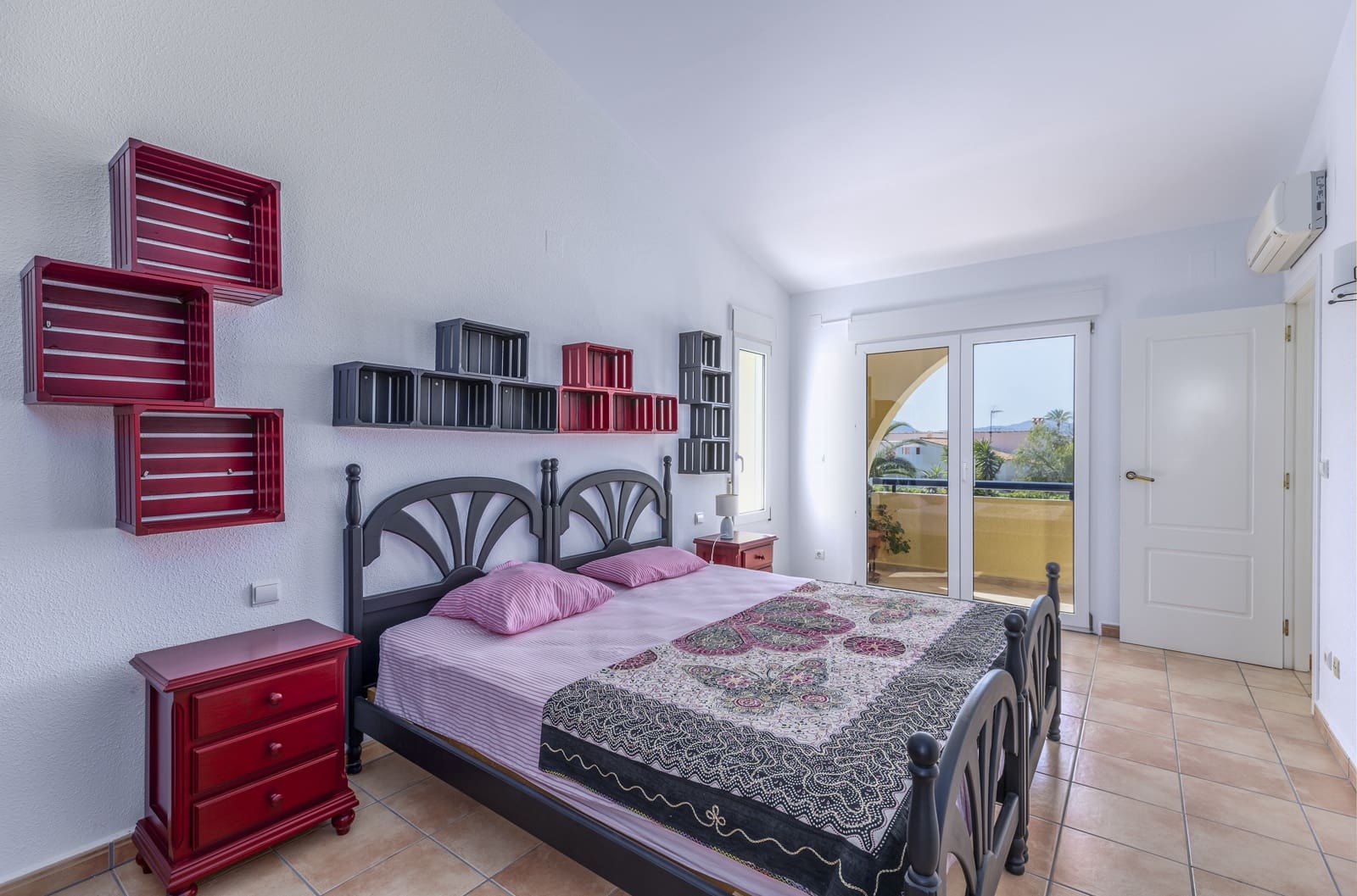 3 bedroom Villa for sale in Els Poblets with pool - € 848,000 (Ref: 9816798)